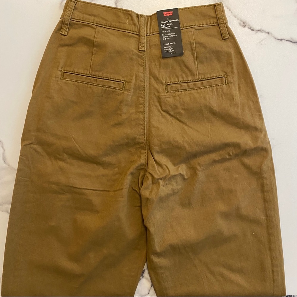 NEW Levi’s High-Rise Cropped Balloon Leg Pants - Picture 8 of 10